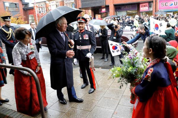 英国国王查尔斯访问韩国人社区