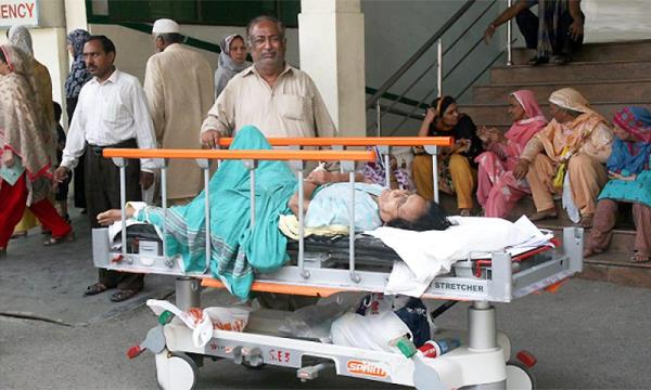 腐败和药物短缺破坏了巴基斯坦的医疗体系，这是巴基斯坦医疗体系面临的持续挑战